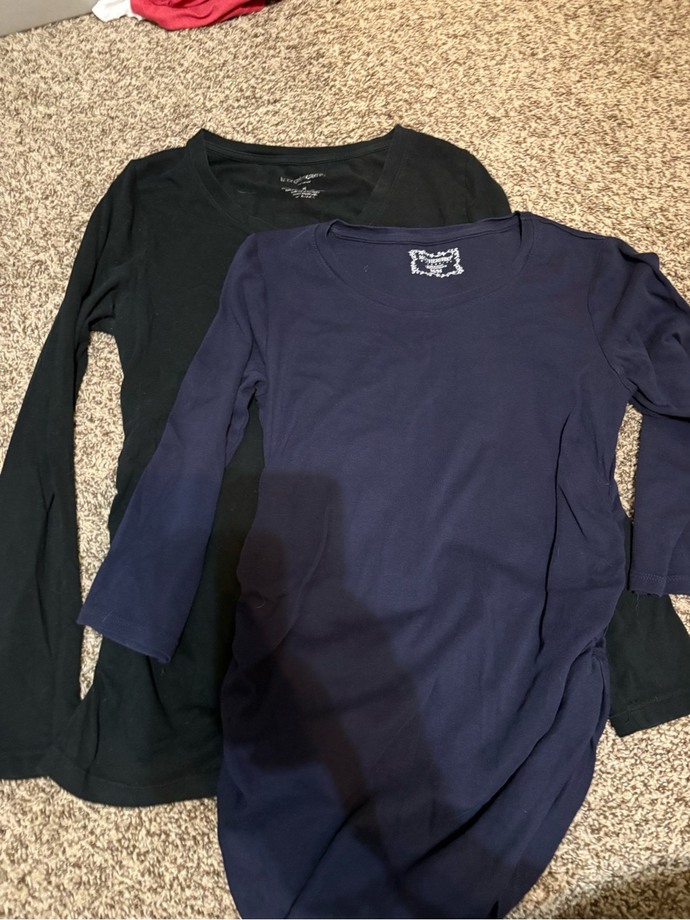 Long sleeve maternity tees